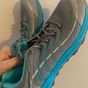 Merrell Women's Wild Dove Gray Trail Running Shoes SIZE 9